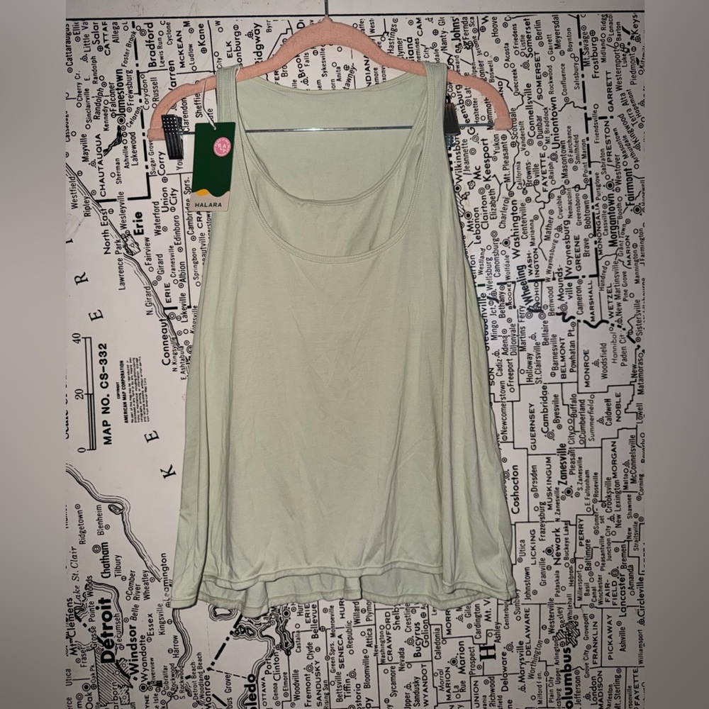 HALARA Light Green Tank Top